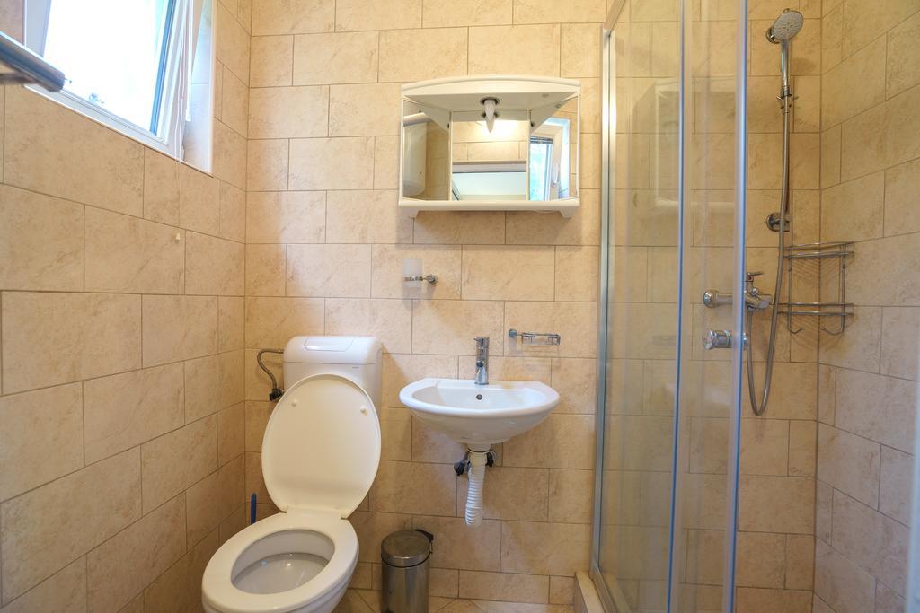 Apartments Lora Бар Екстер'єр фото