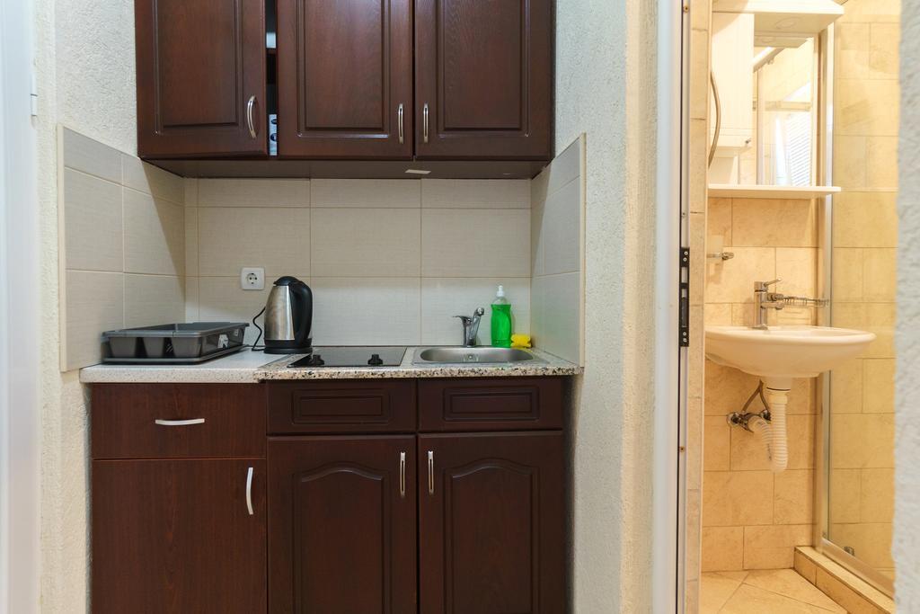 Apartments Lora Бар Екстер'єр фото