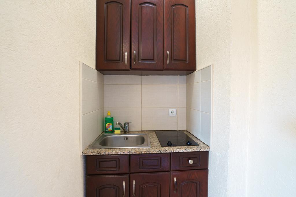 Apartments Lora Бар Екстер'єр фото