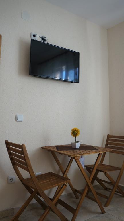 Apartments Lora Бар Екстер'єр фото