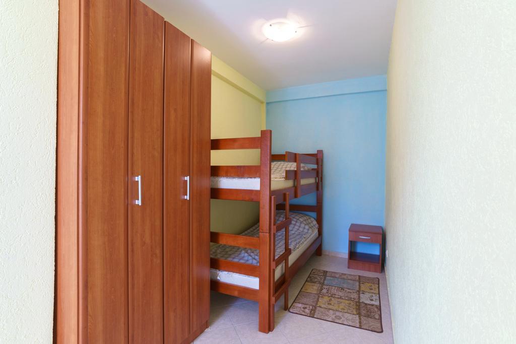 Apartments Lora Бар Екстер'єр фото