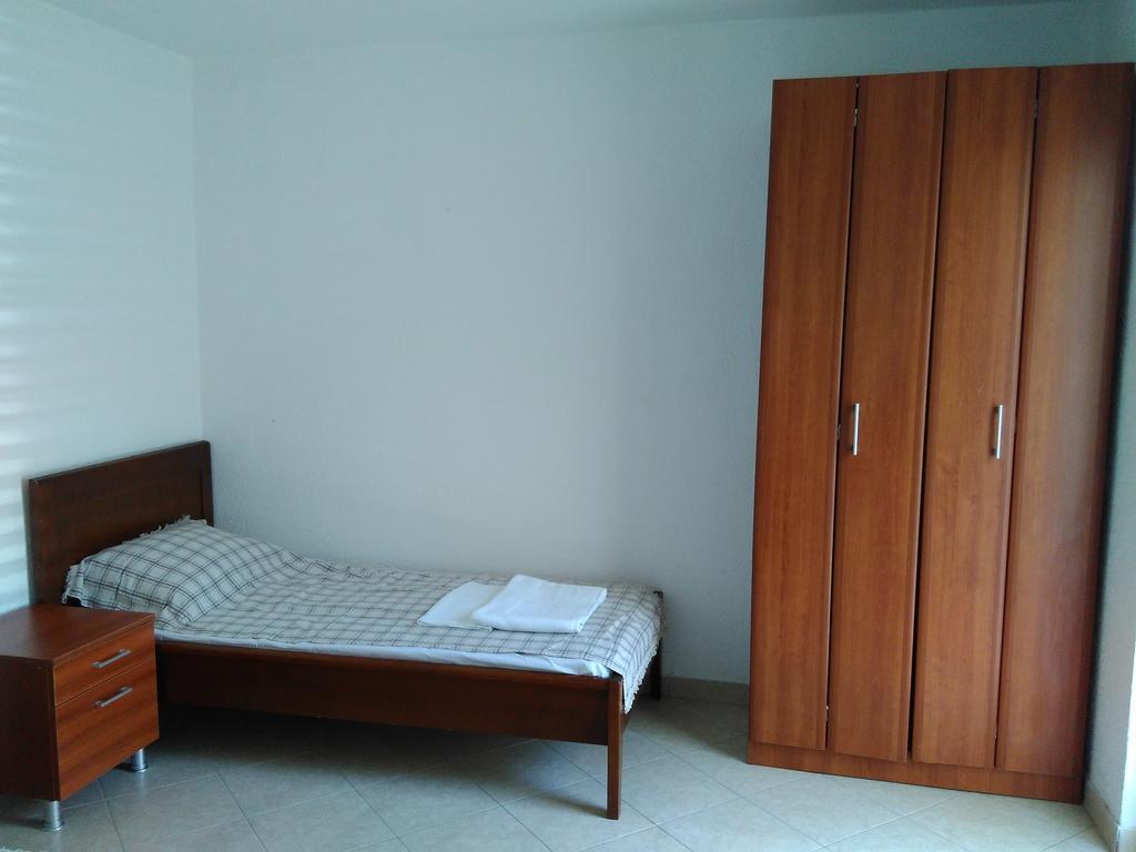 Apartments Lora Бар Екстер'єр фото