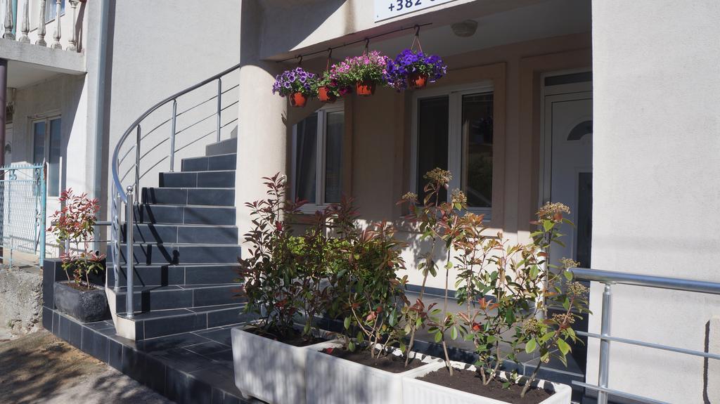 Apartments Lora Бар Екстер'єр фото
